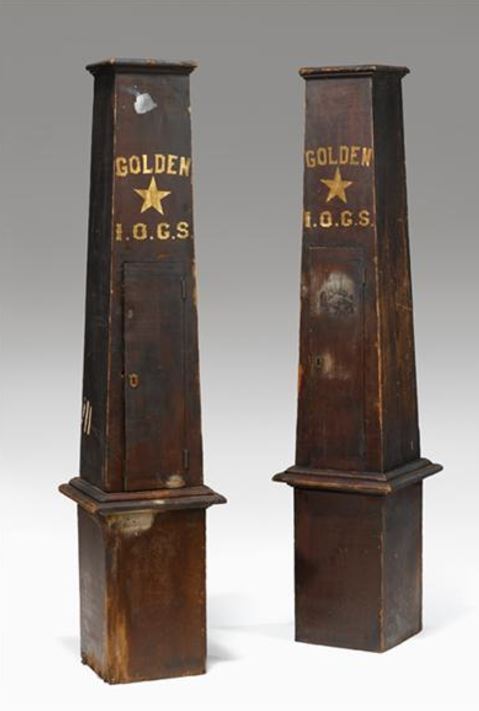 Picture of obelisks, Photo courtesy of Freeman's Auction,